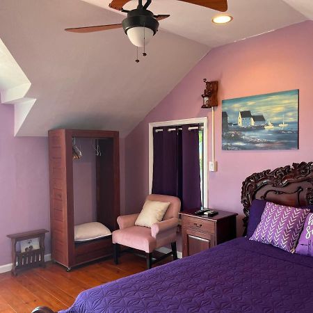 Bay Inn Estates Alice Town  エクステリア 写真